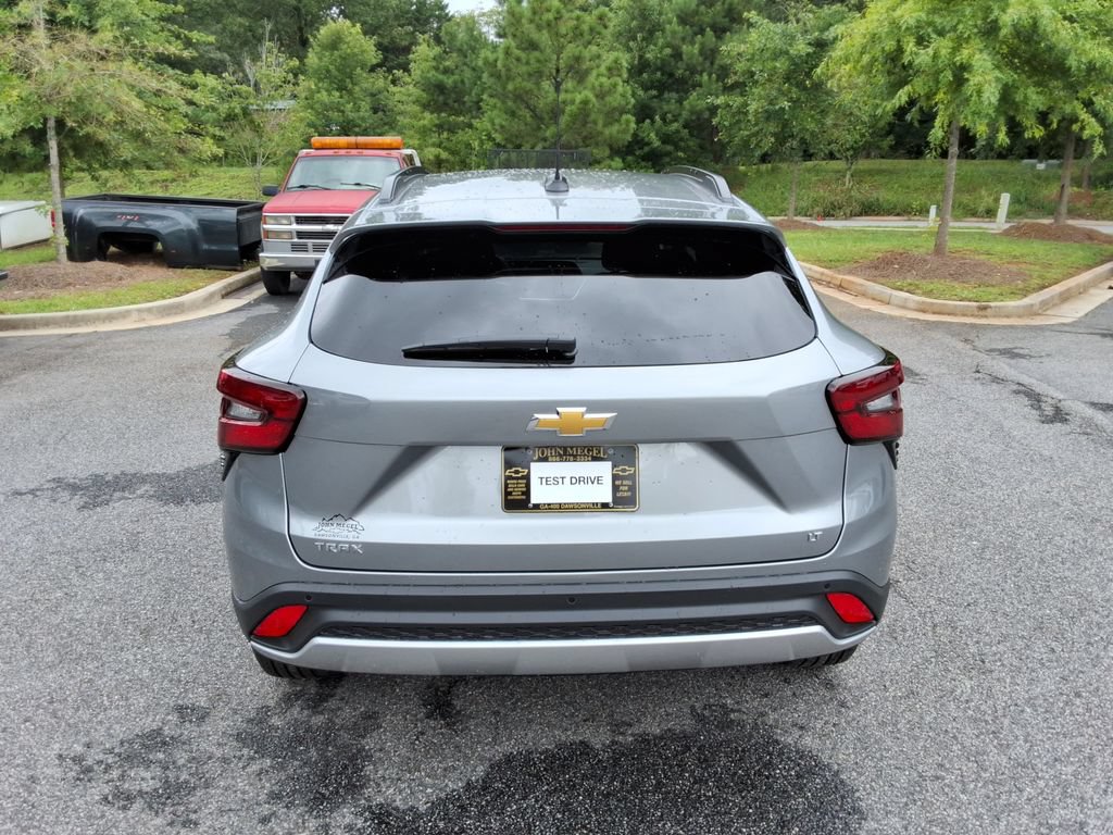 New 2026 Chevrolet Trax LT w/ Driver Confidence Package FWD image 6