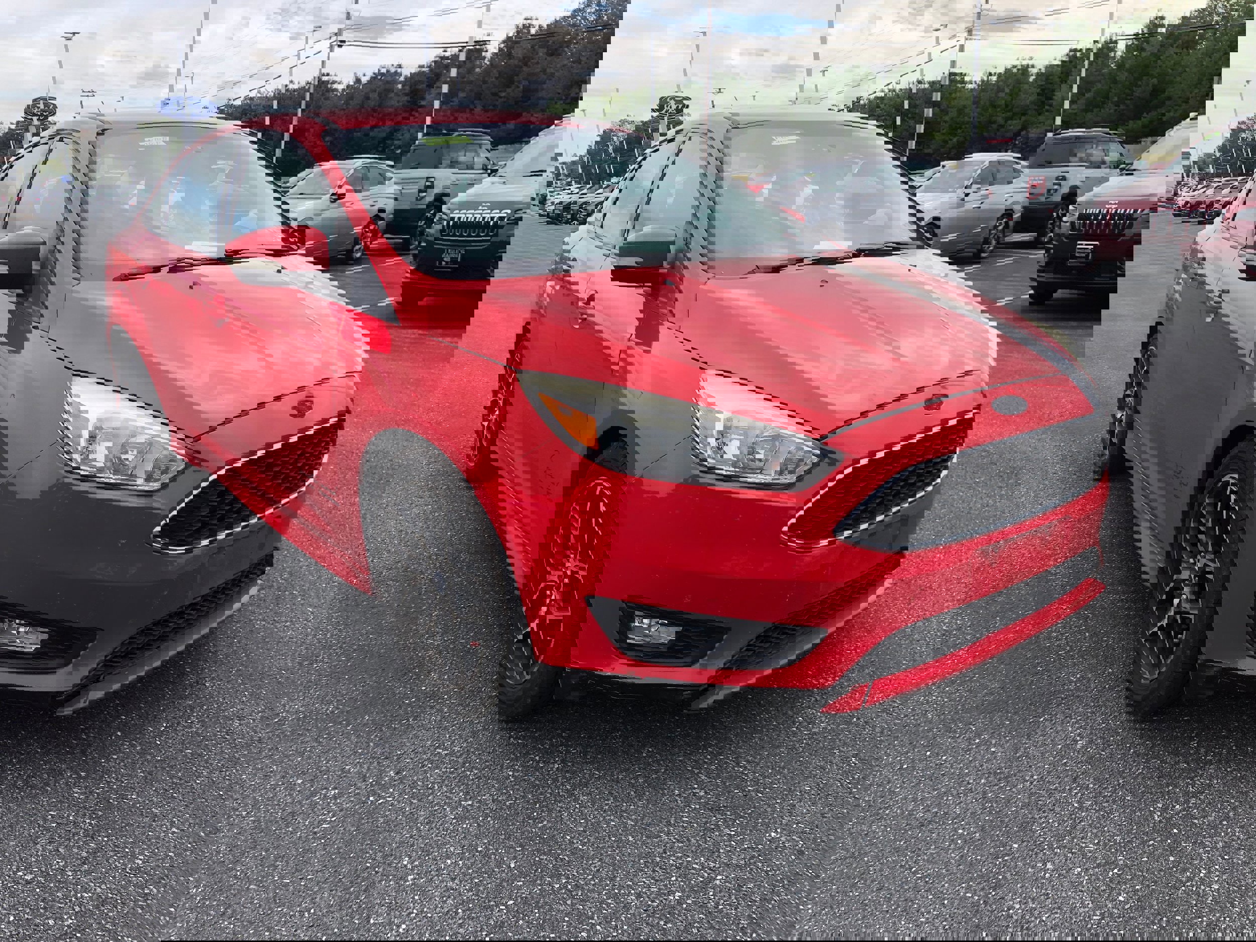 Used 2016 Ford Focus SE w/ SE Sport Package image 5