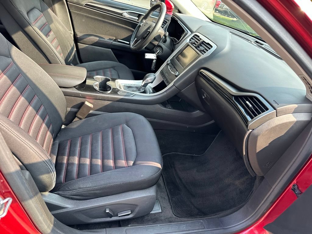 Used 2014 Ford Fusion SE w/ Equipment Group 201A FWD image 28