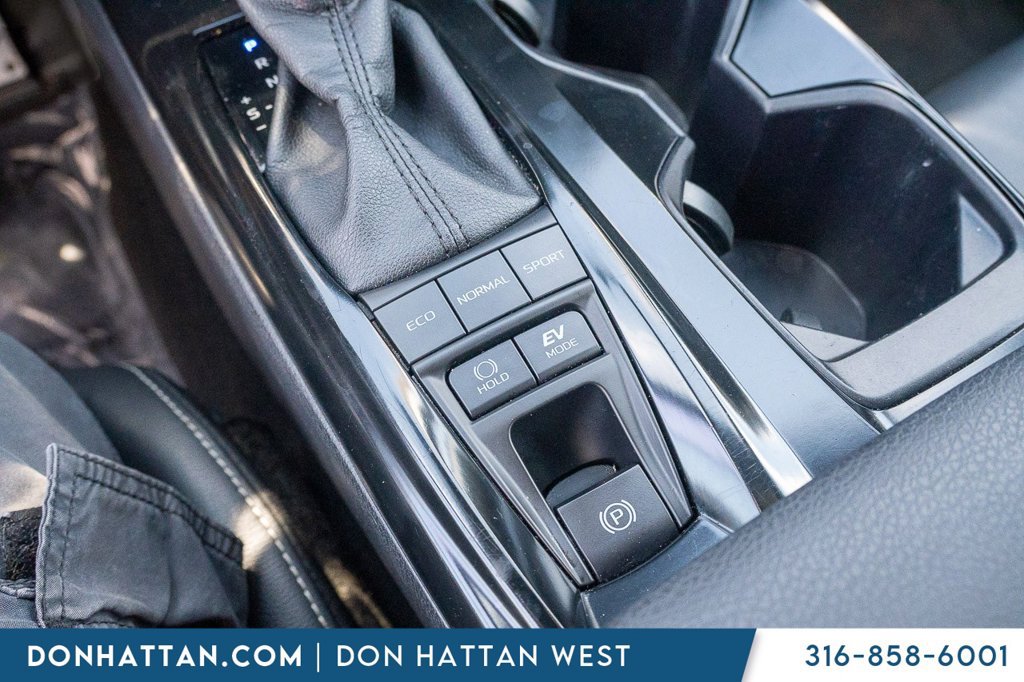 Used 2025 Toyota Camry SE FWD image 8