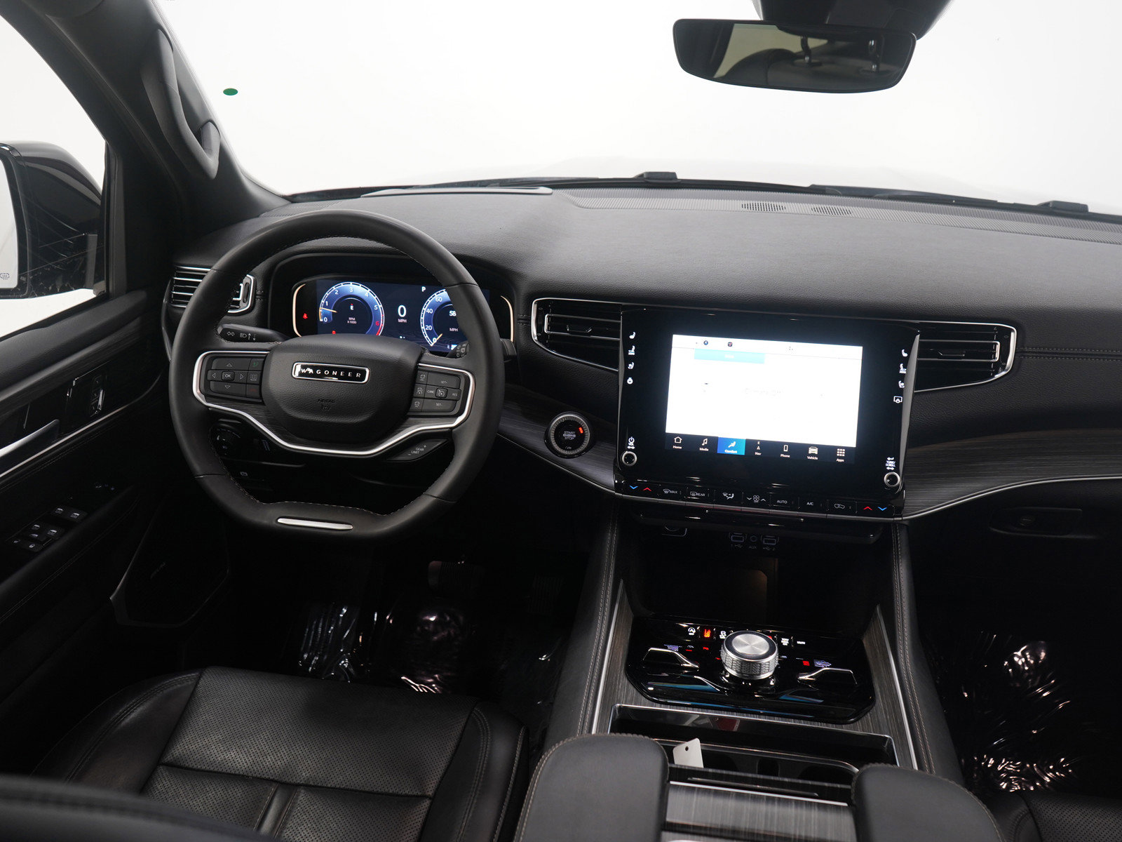 Used 2024 Jeep Wagoneer L Series III w/ Flexible Seating Group image 16