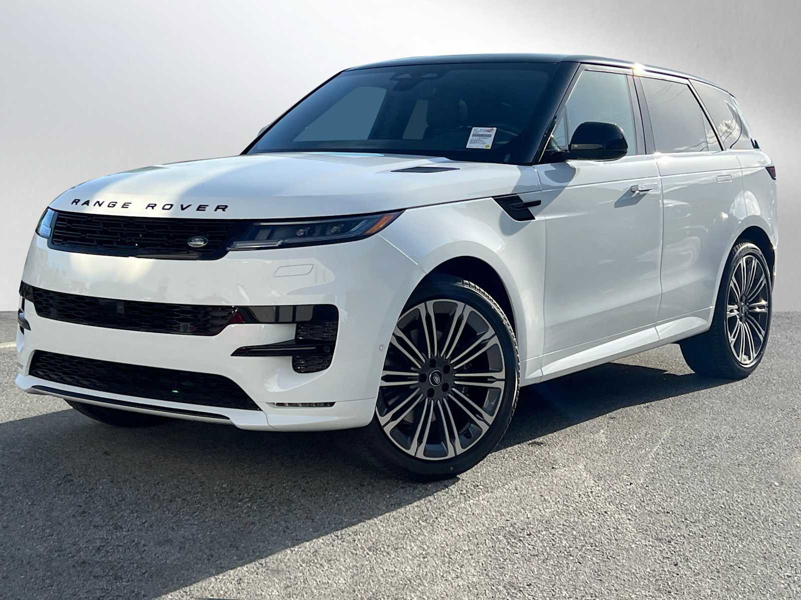 Used 2024 Land Rover Range Rover Sport Dynamic SE