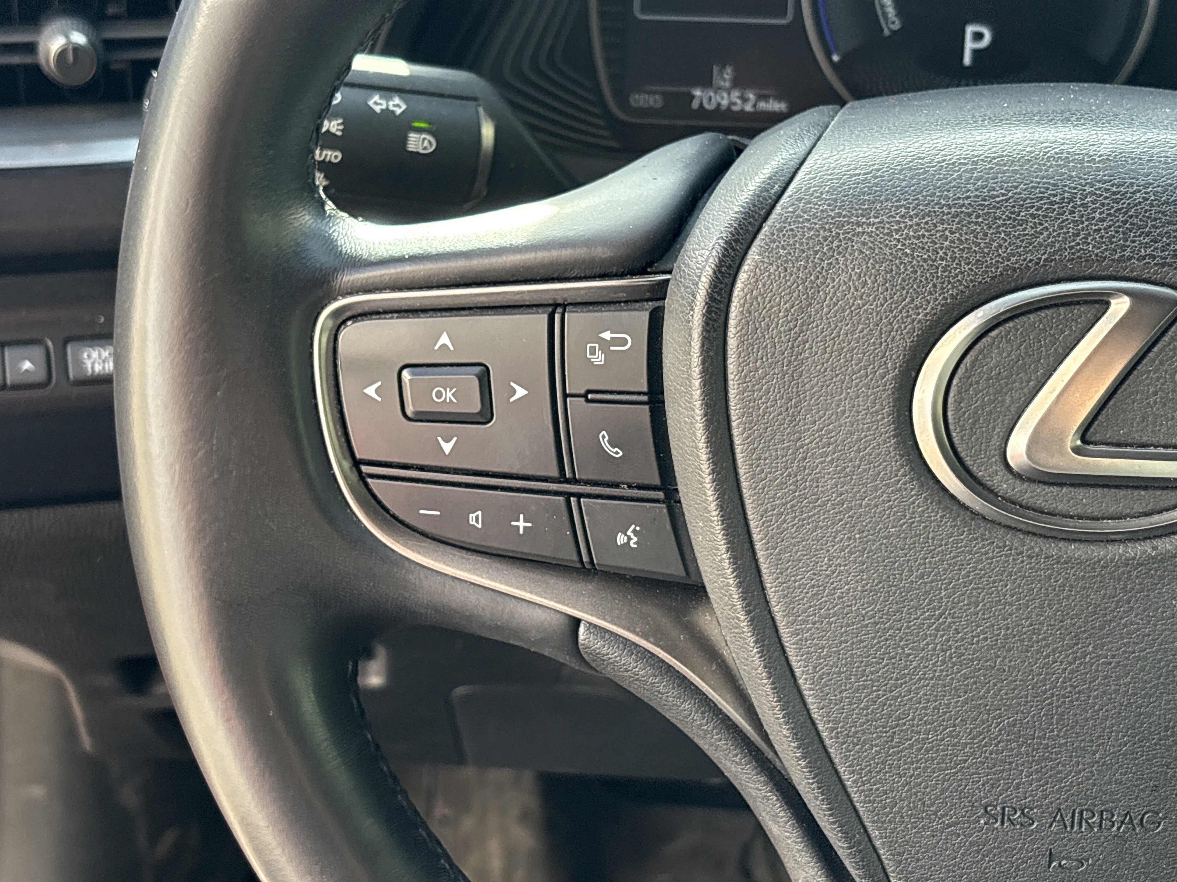 Used 2024 Lexus UX 250h AWD w/ Premium Package image 18