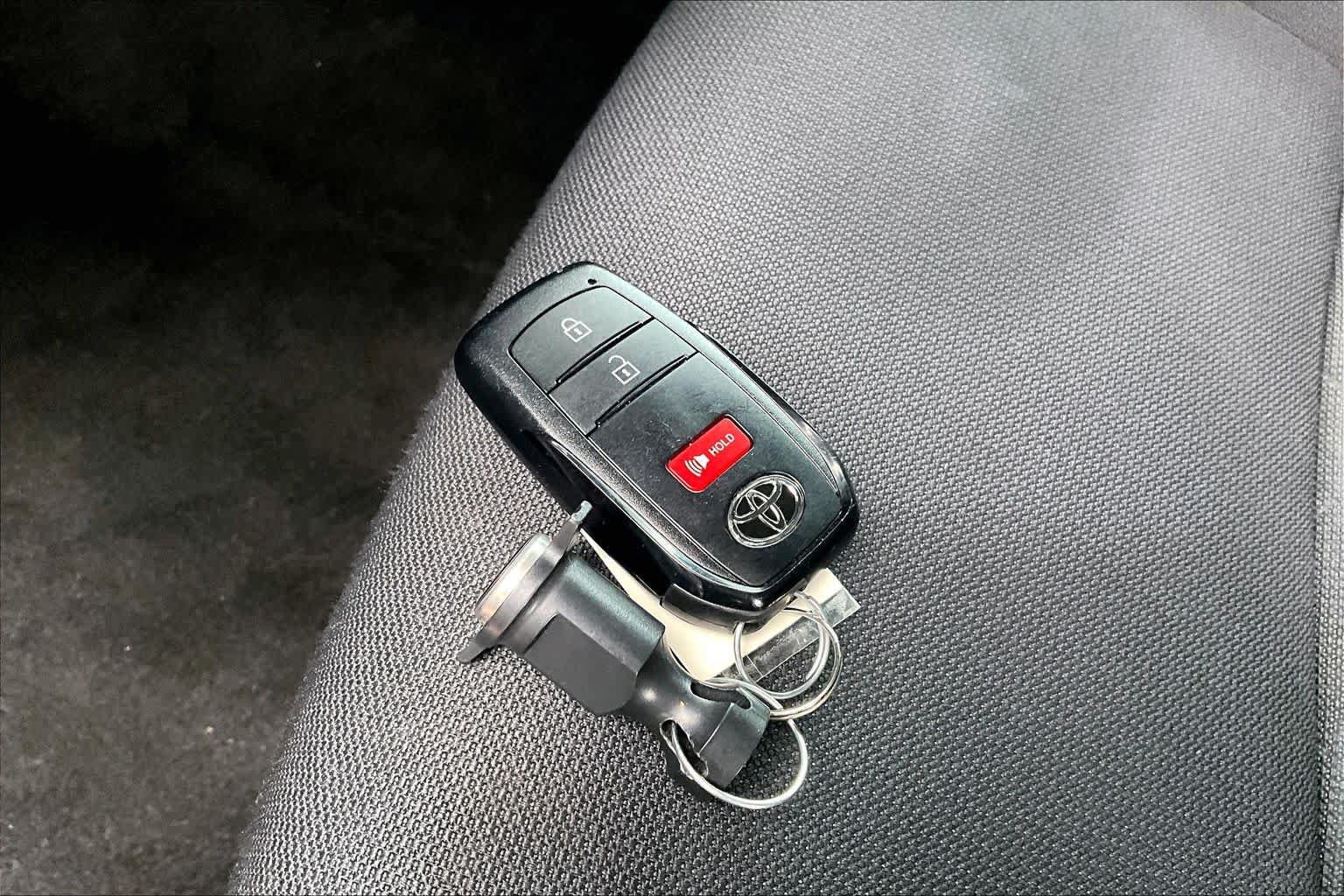 Used 2025 Toyota Corolla SE FWD image 14