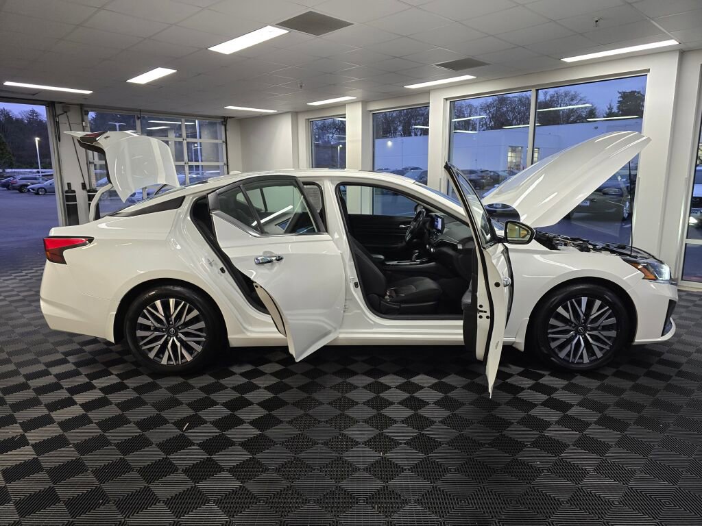 Used 2024 Nissan Altima 2.5 SV w/ SV Premium Package image 19