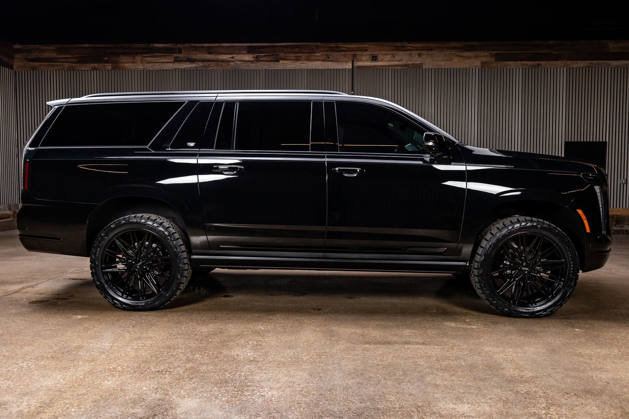 Used 2025 Cadillac Escalade ESV Sport Platinum w/ LPO, ONYX Package image 11