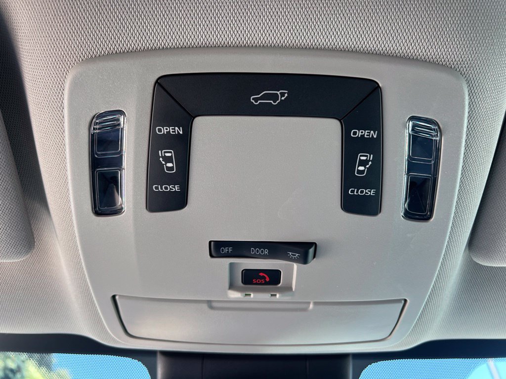 Certified 2026 Toyota Sienna LE AWD/4WD image 31