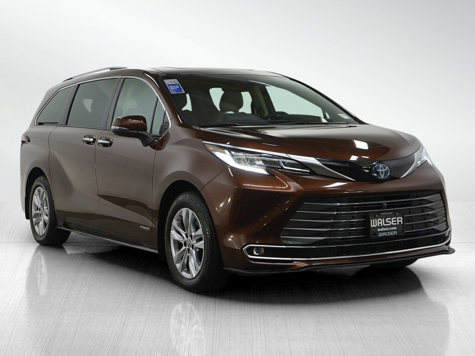 Used 2021 Toyota Sienna Limited image 8