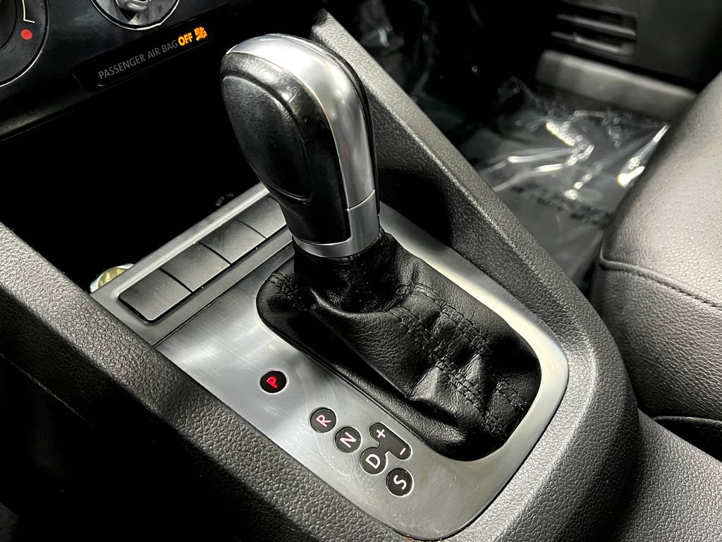 Used 2012 Volkswagen Jetta SE FWD image 28