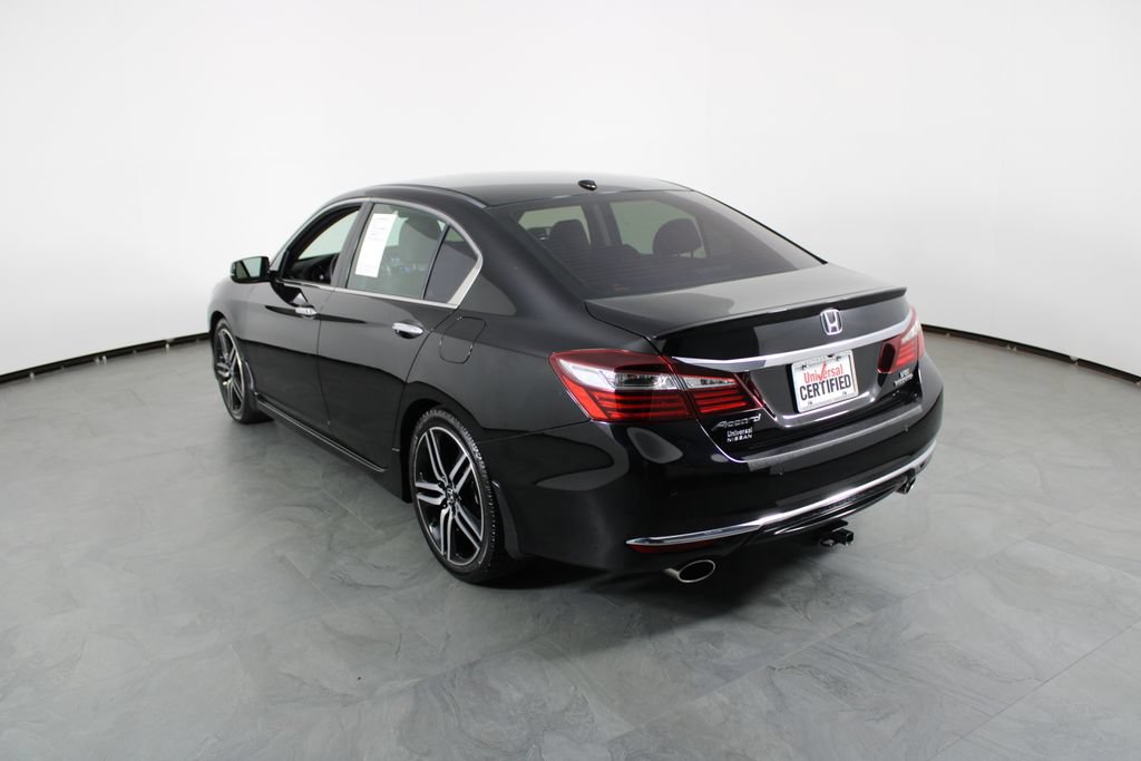 Used 2017 Honda Accord Touring image 15