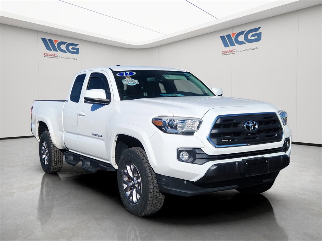 Used 2017 Toyota Tacoma SR5 image 2