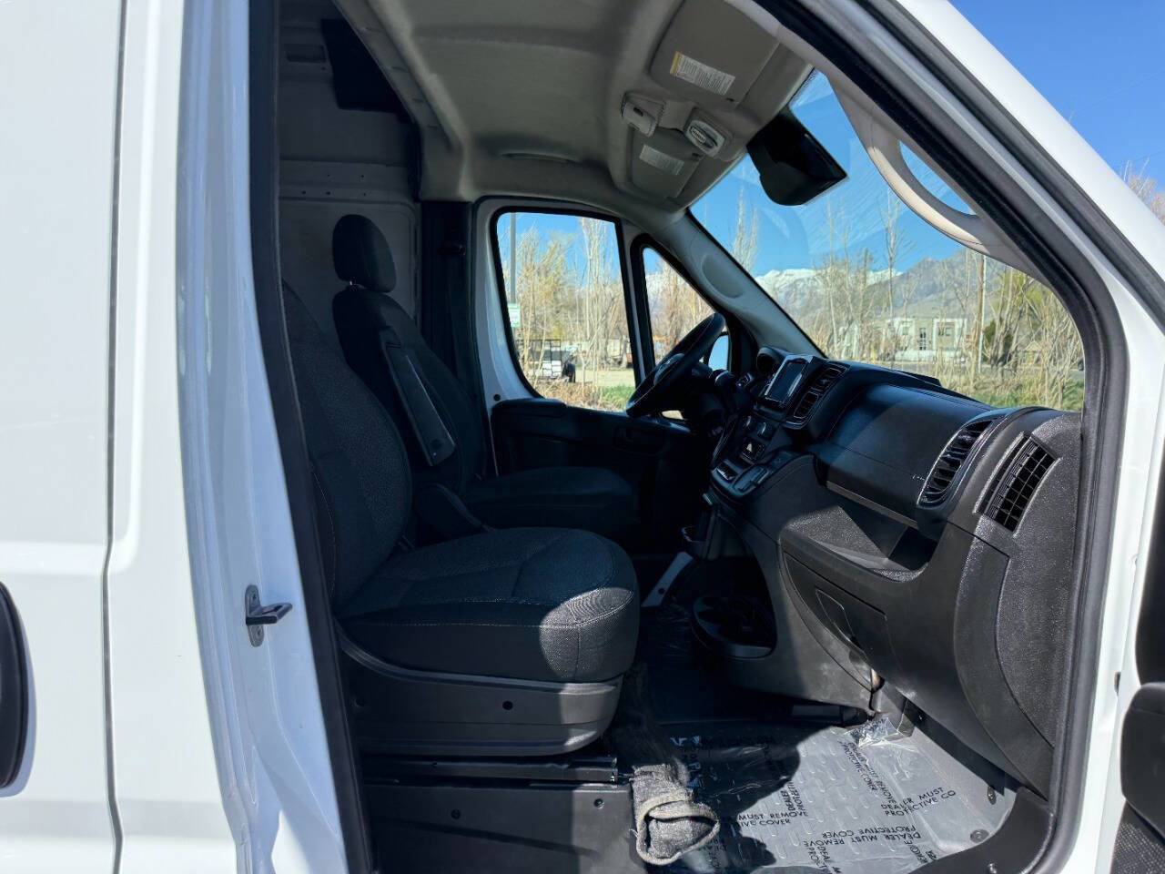 Used 2024 RAM ProMaster 2500 w/ Convenience Group image 17