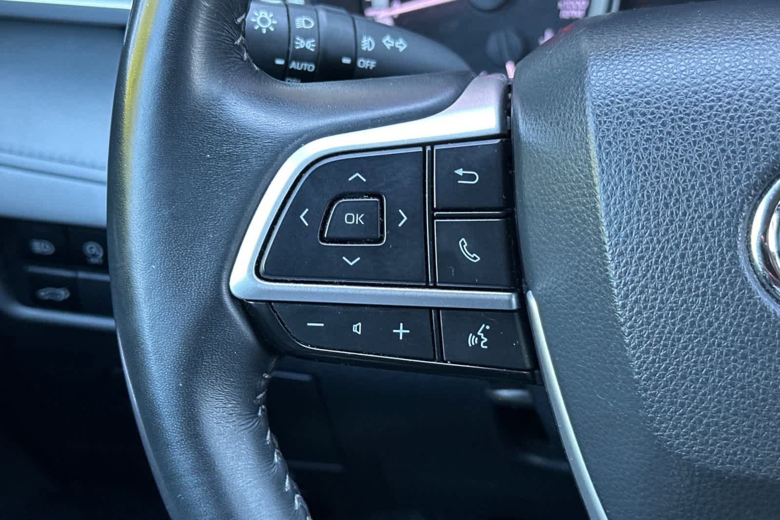 Used 2023 Toyota Highlander XLE image 27