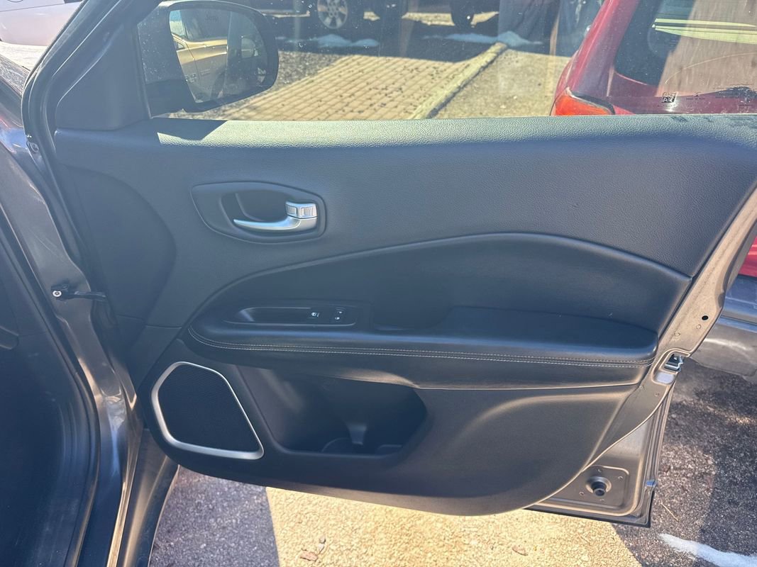 Used 2018 Jeep Compass Sport image 17