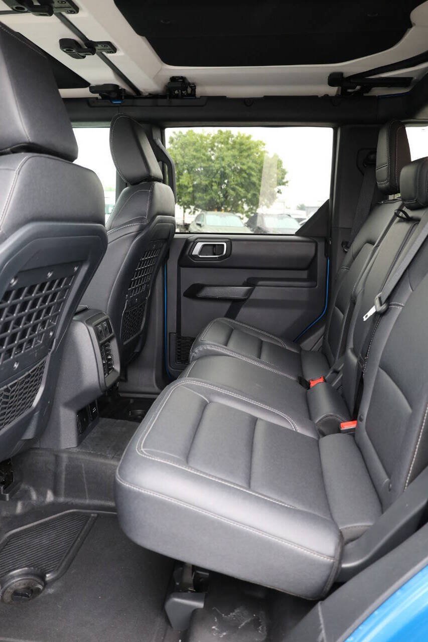 Used 2025 Ford Bronco Badlands AWD/4WD image 17