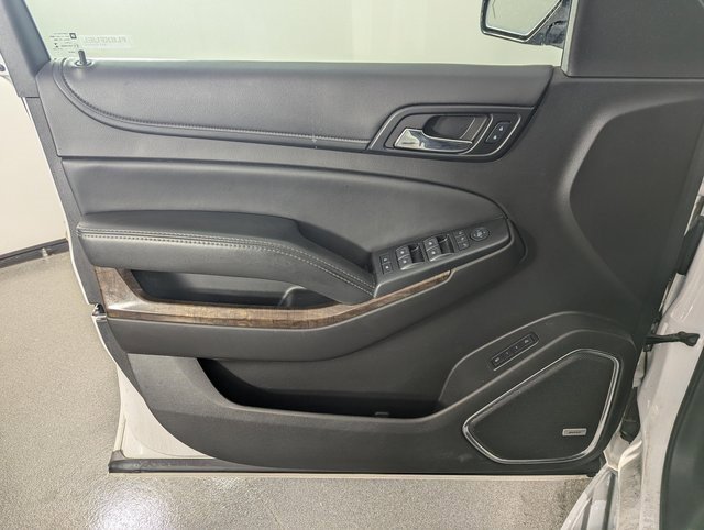 Used 2016 Chevrolet Suburban LT w/ Luxury Package image 9