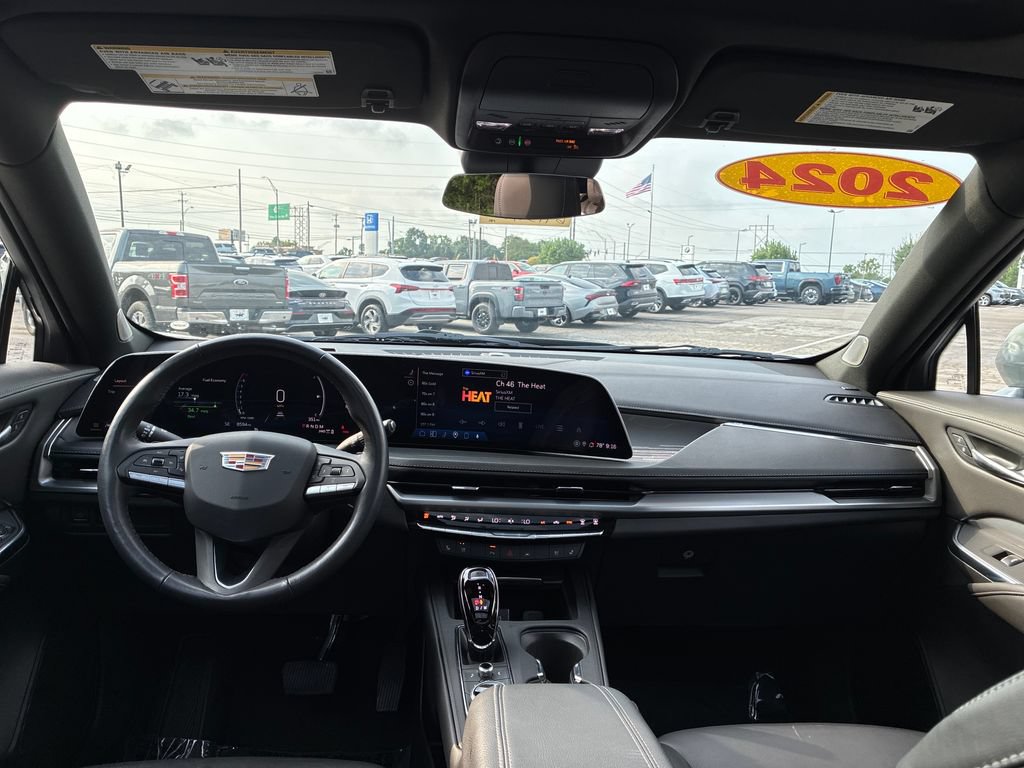 Used 2024 Cadillac XT4 Premium Luxury AWD/4WD image 19