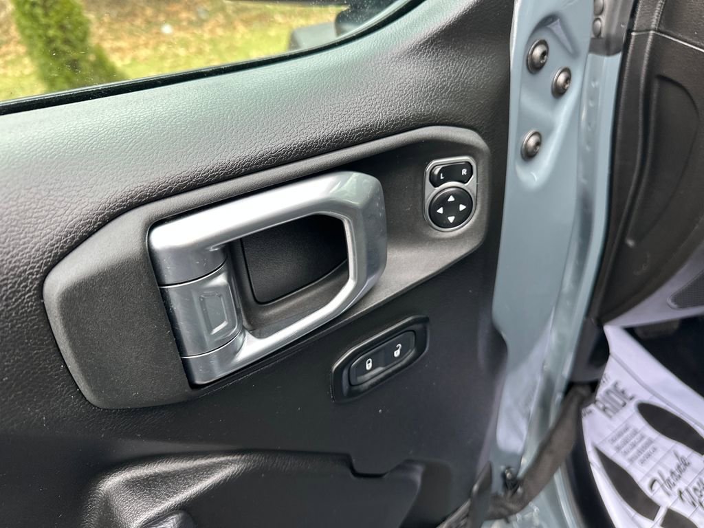 Used 2024 Jeep Wrangler Unlimited AWD/4WD image 18