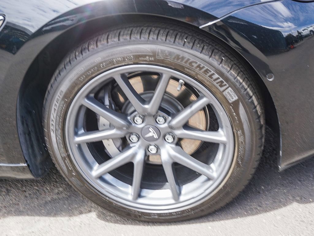 Used 2018 Tesla Model 3 Long Range RWD image 9
