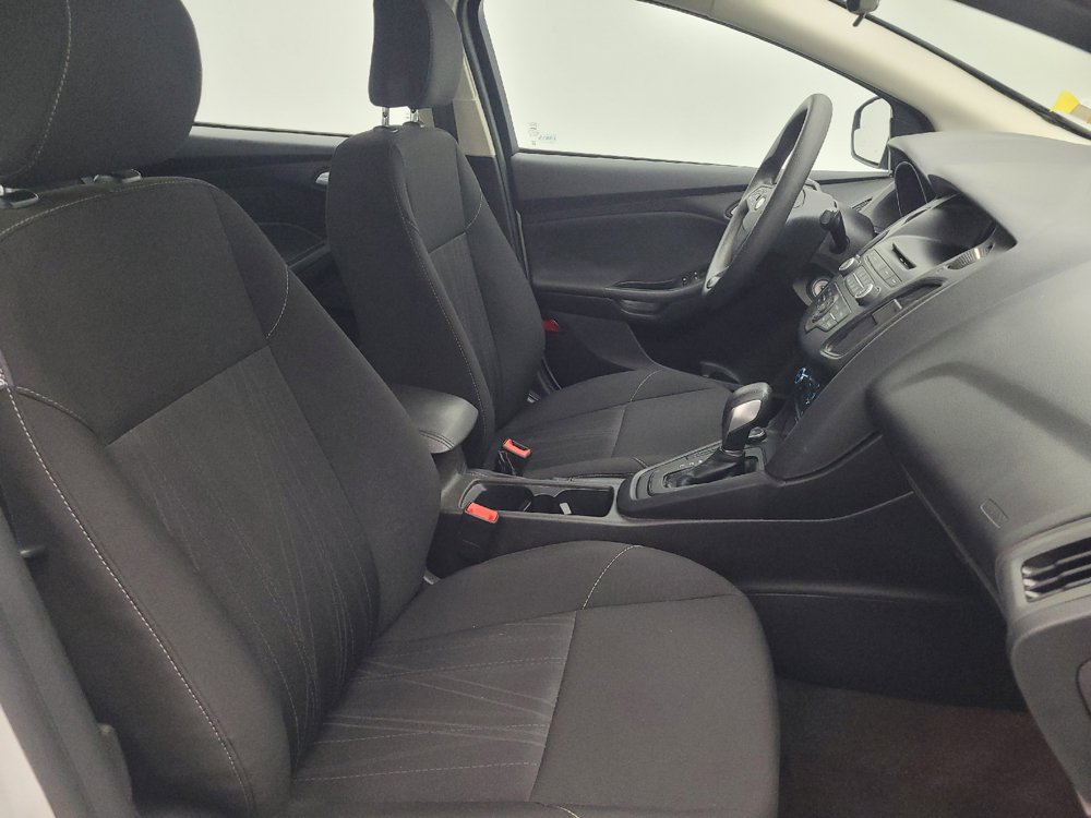 Used 2017 Ford Focus SE FWD image 21