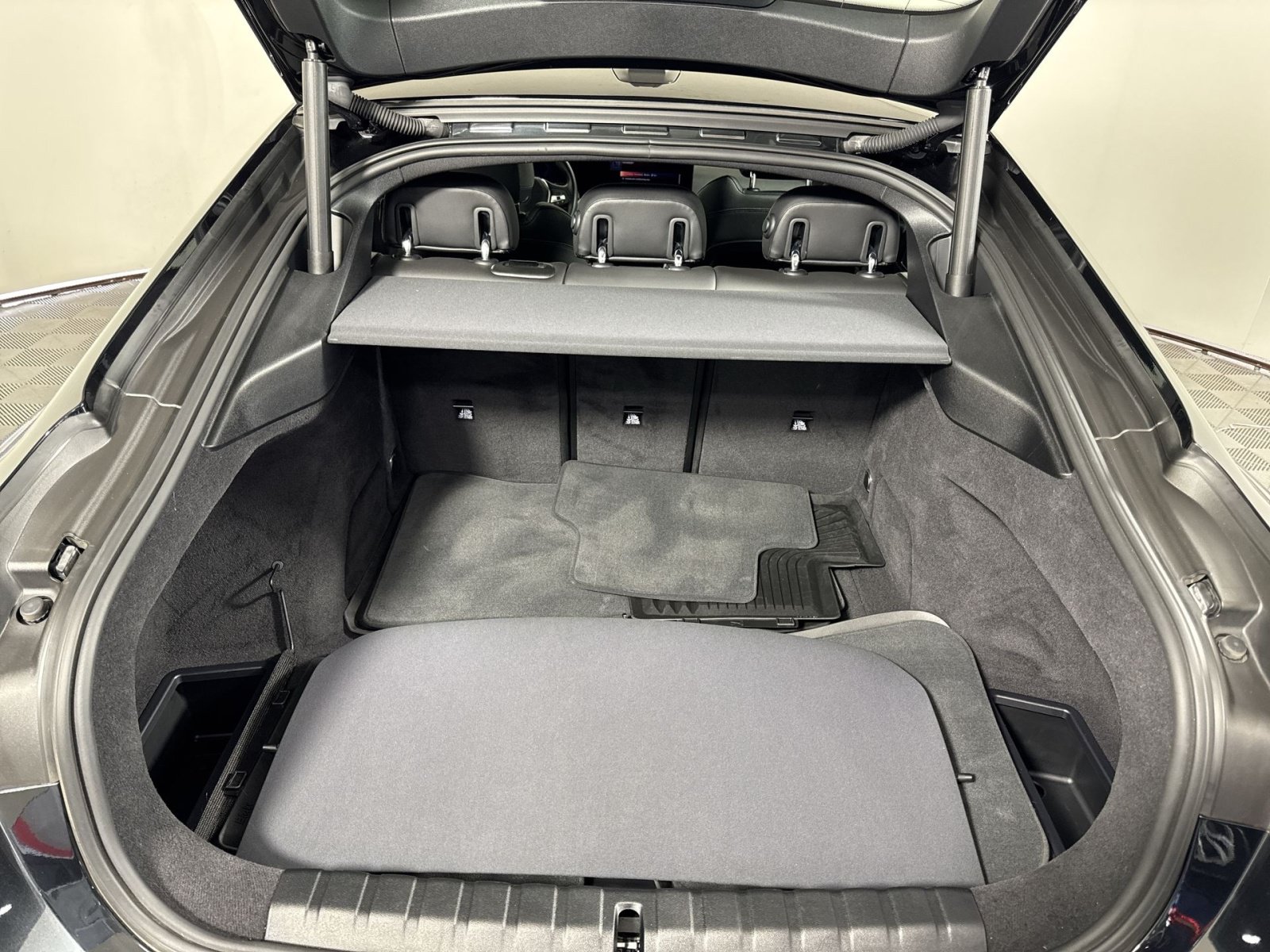 Used 2023 BMW i4 eDrive40 RWD image 26