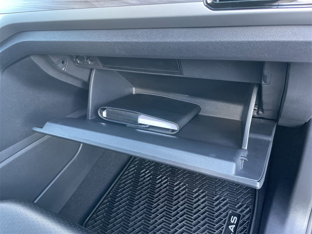 Used 2022 Volkswagen Atlas Cross Sport SE image 35