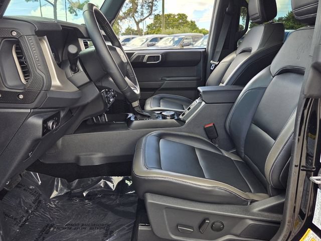 Used 2025 Ford Bronco Outer Banks AWD/4WD image 12