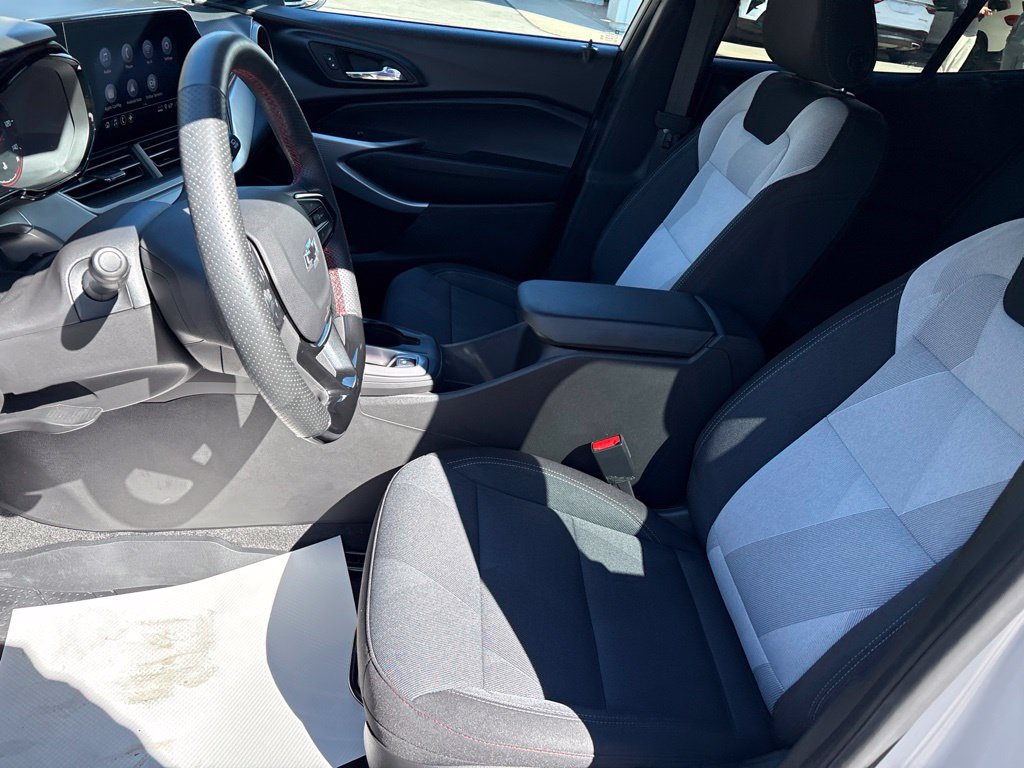 Certified 2026 Chevrolet Trax RS FWD image 10