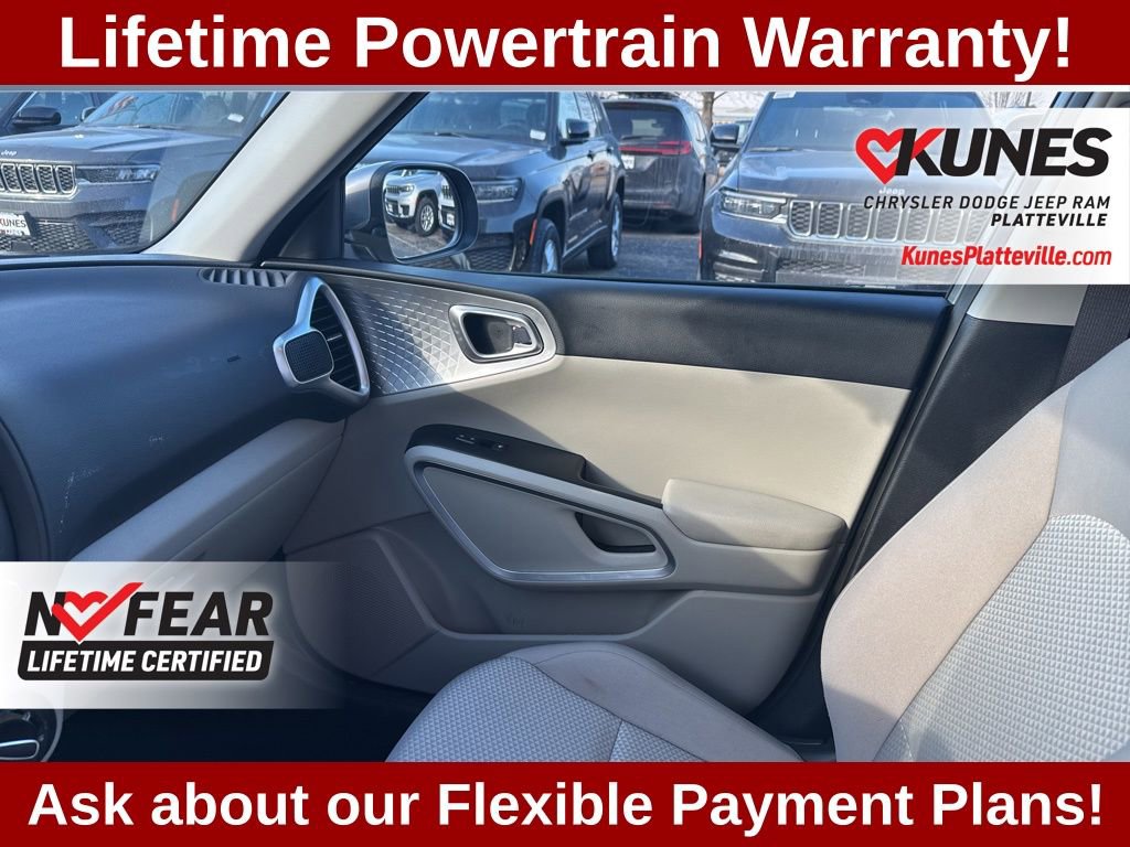 Used 2025 Kia Soul LX image 27
