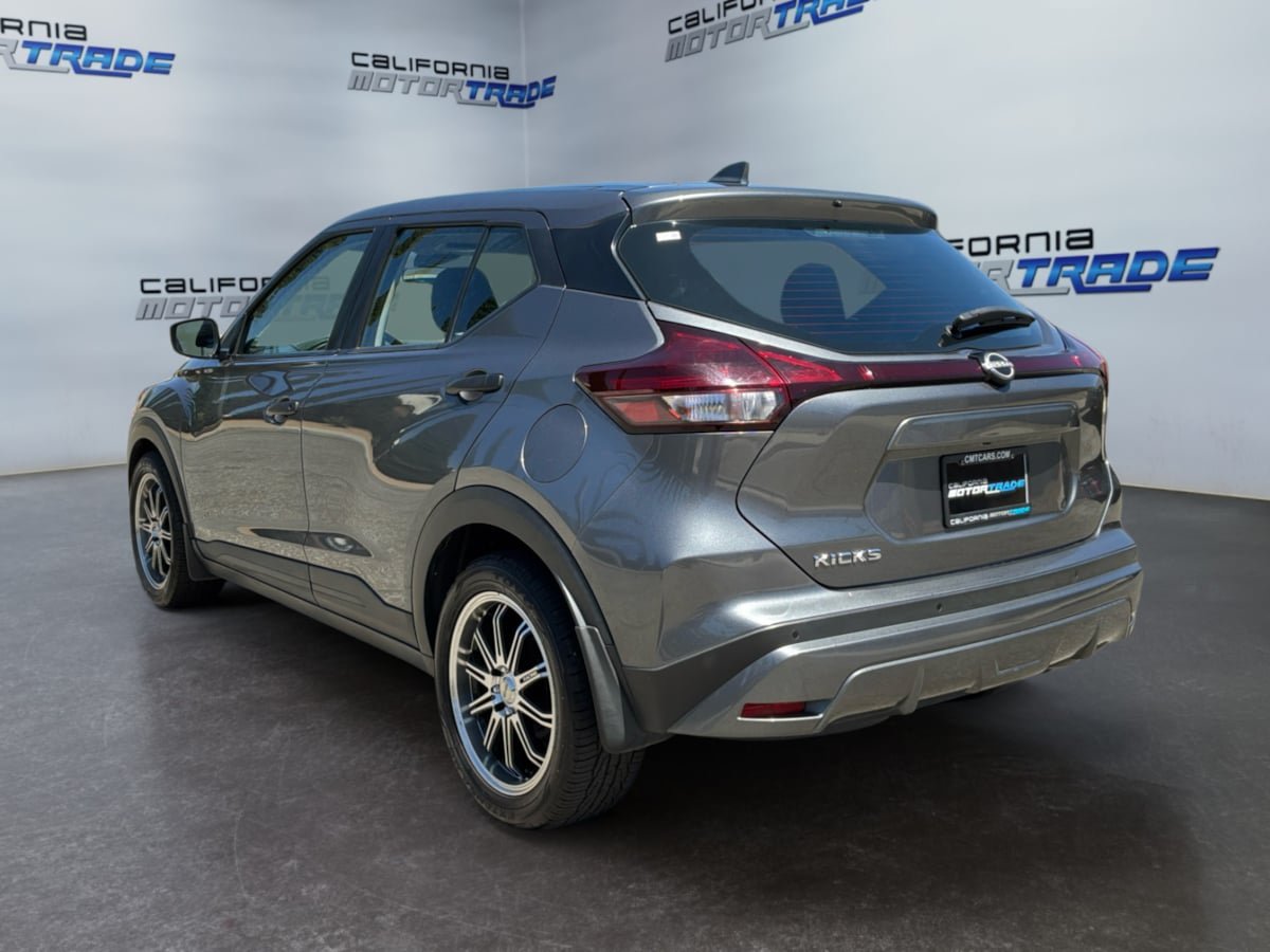 Used 2023 Nissan Kicks S FWD image 7