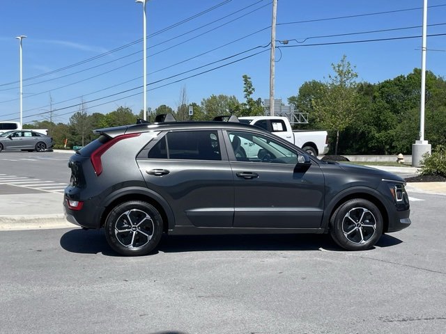 New 2025 Kia Niro EX image 8