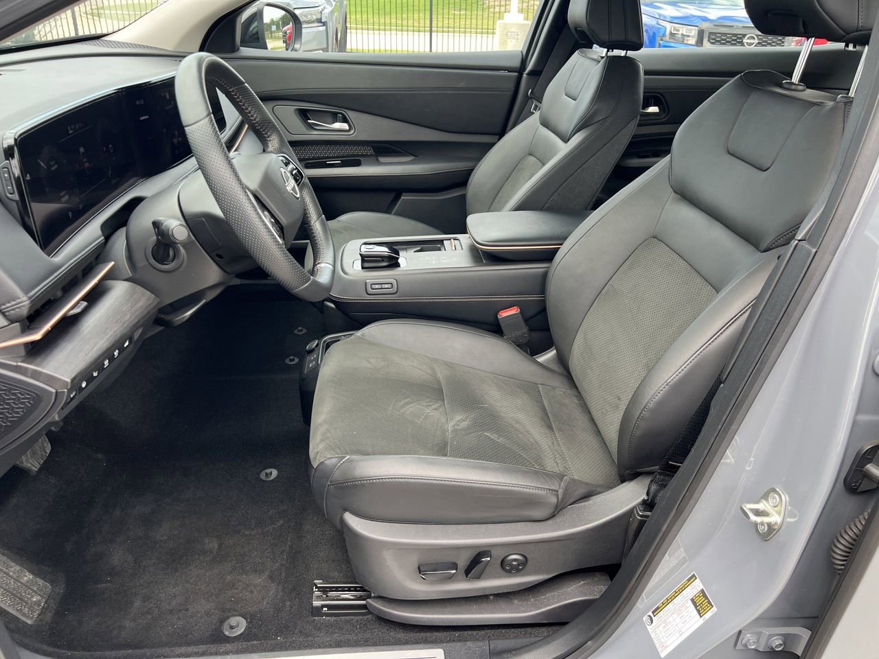 Used 2024 Nissan Ariya AWD image 9