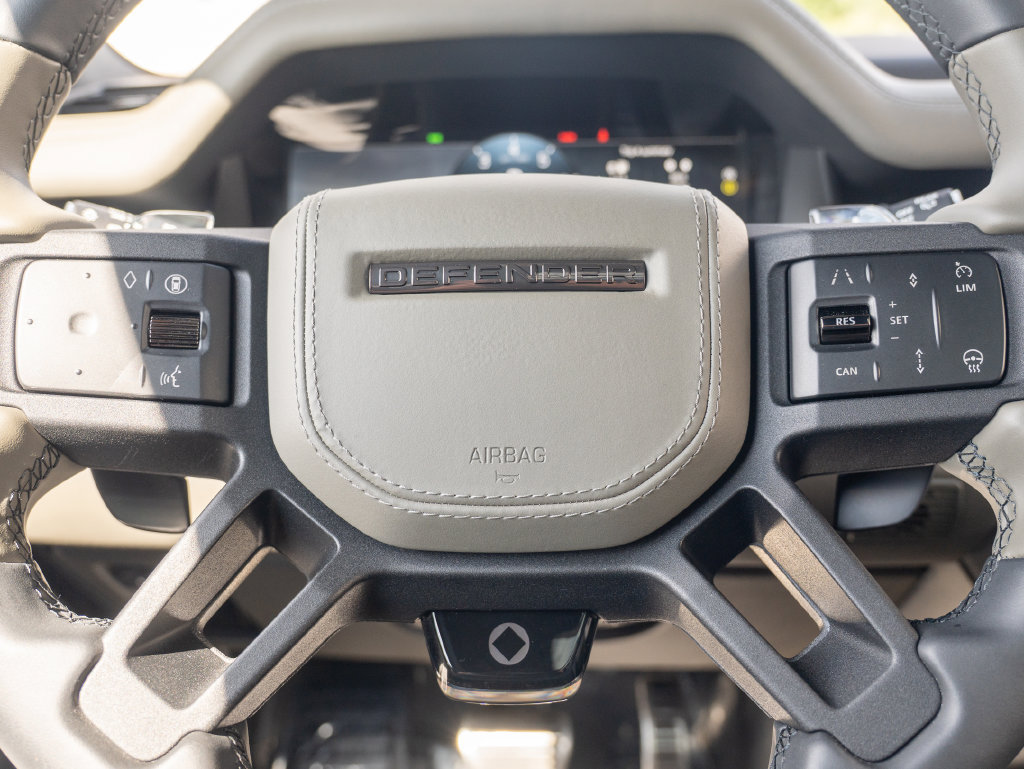 Used 2025 Land Rover Defender 110 AWD/4WD image 14