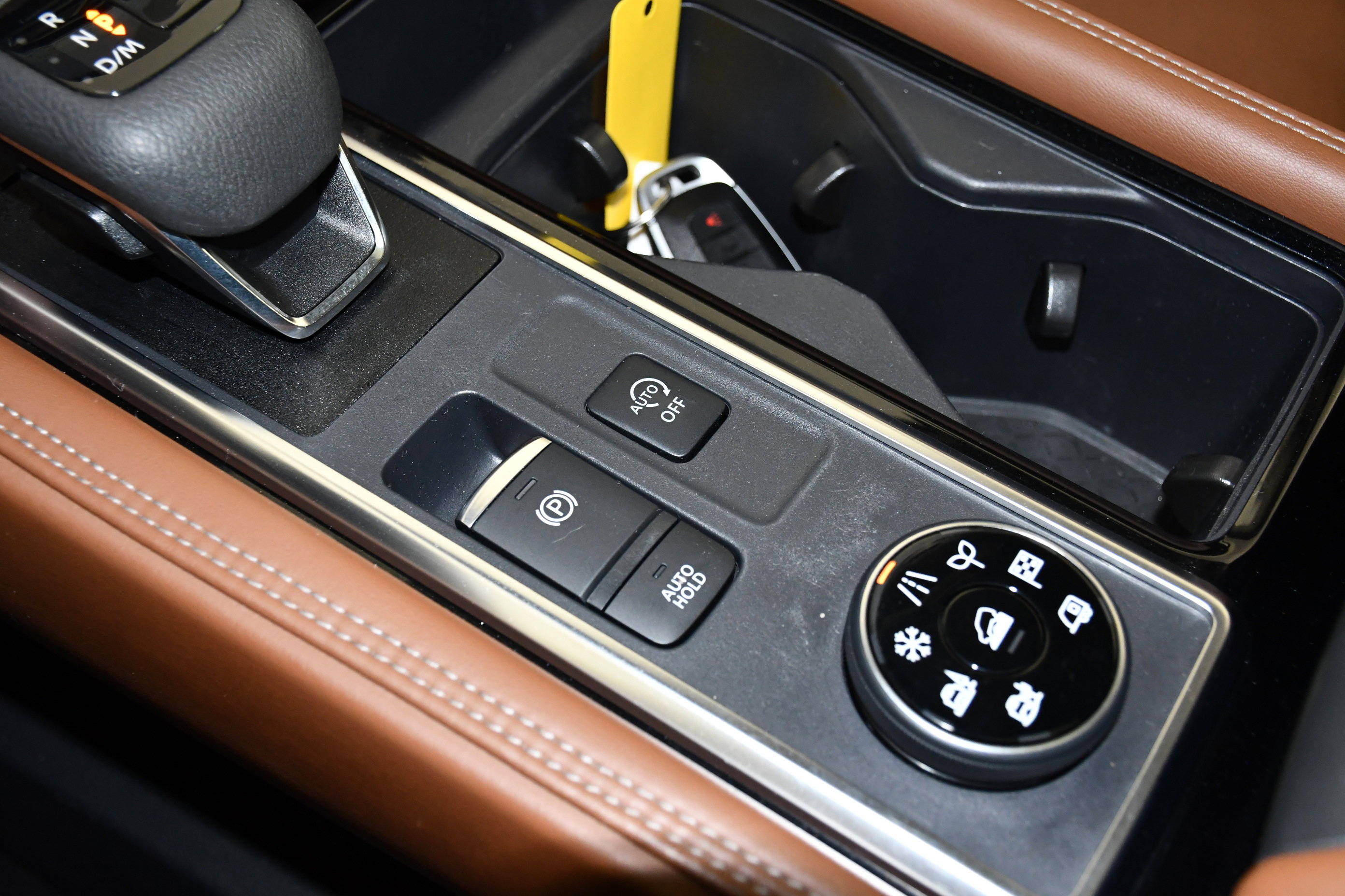 Used 2023 Nissan Pathfinder Platinum image 34