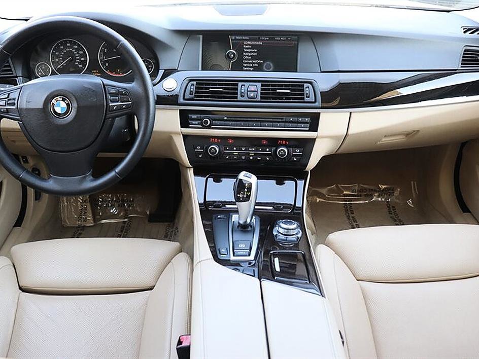 Used 2011 BMW 550i Sedan image 20