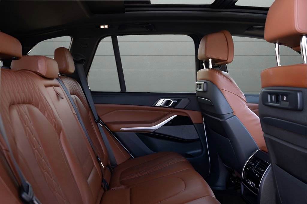 Used 2022 BMW X5 M50i w/ Executive Package AWD/4WD image 71