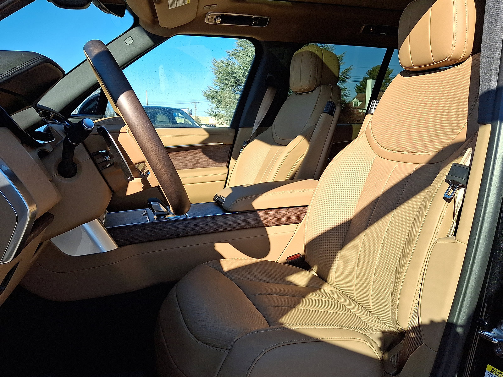 New 2026 Land Rover Range Rover SE image 3