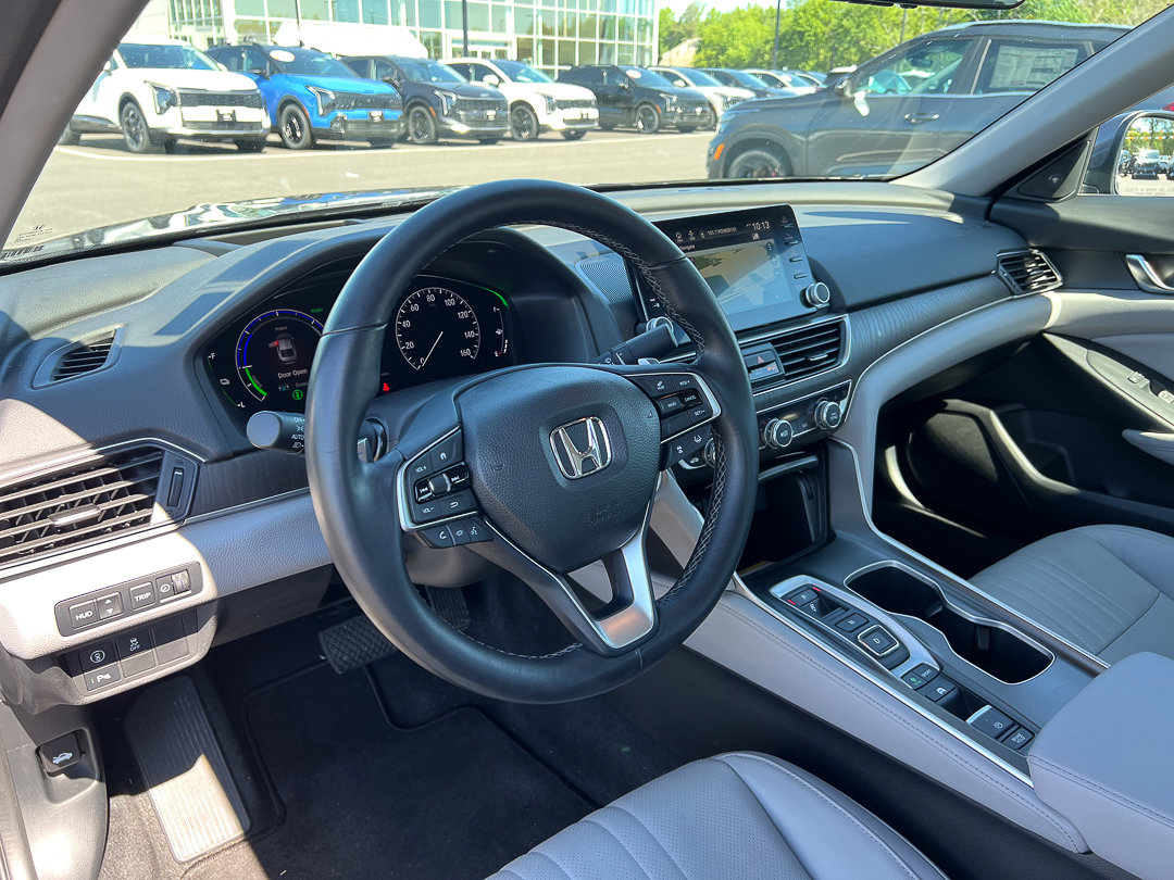 Used 2018 Honda Accord Touring image 17