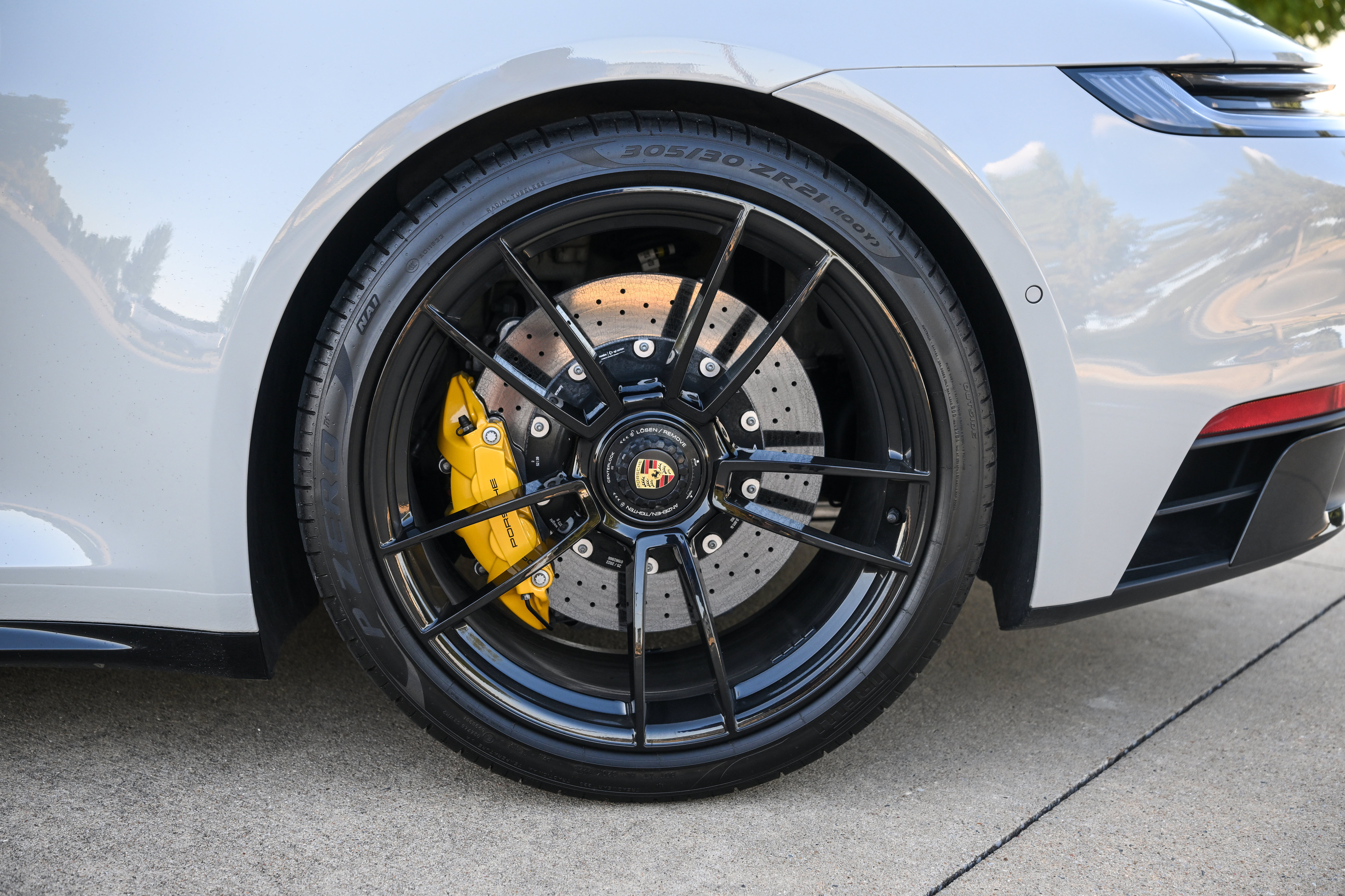 Used 2022 Porsche 911 AWD/4WD image 40