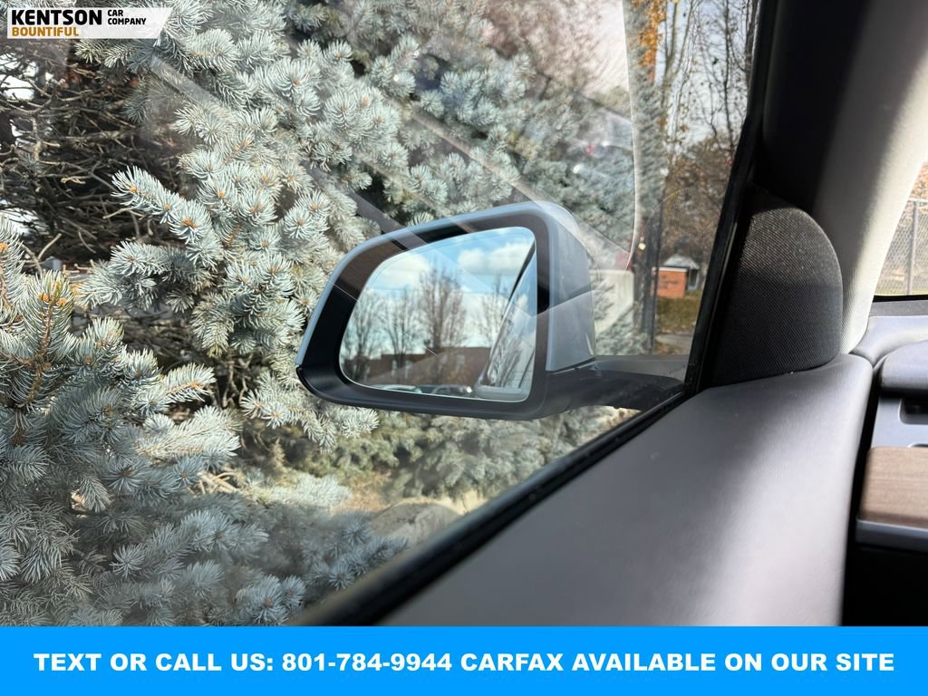 Used 2022 Tesla Model Y Long Range image 18