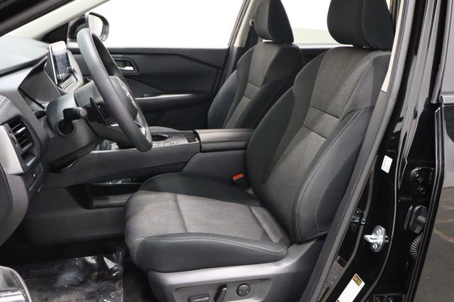 Used 2024 Nissan Rogue SV image 10