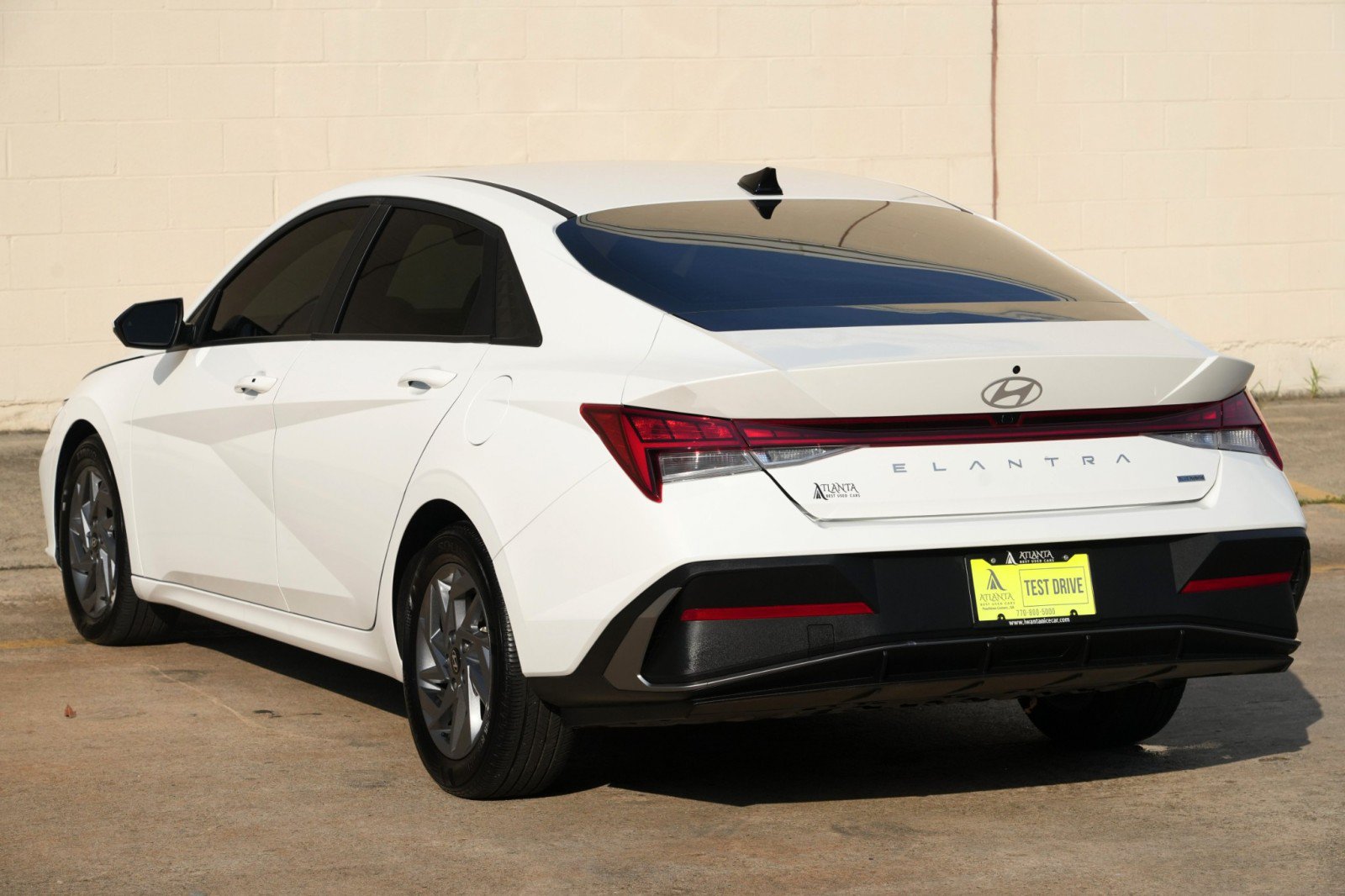 Used 2025 Hyundai Elantra Hybrid FWD image 42