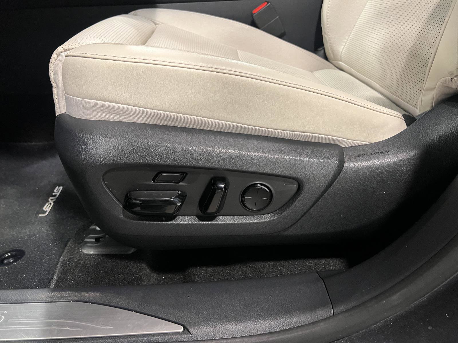 Used 2026 Lexus RX 450h AWD w/ Convenience Package image 25