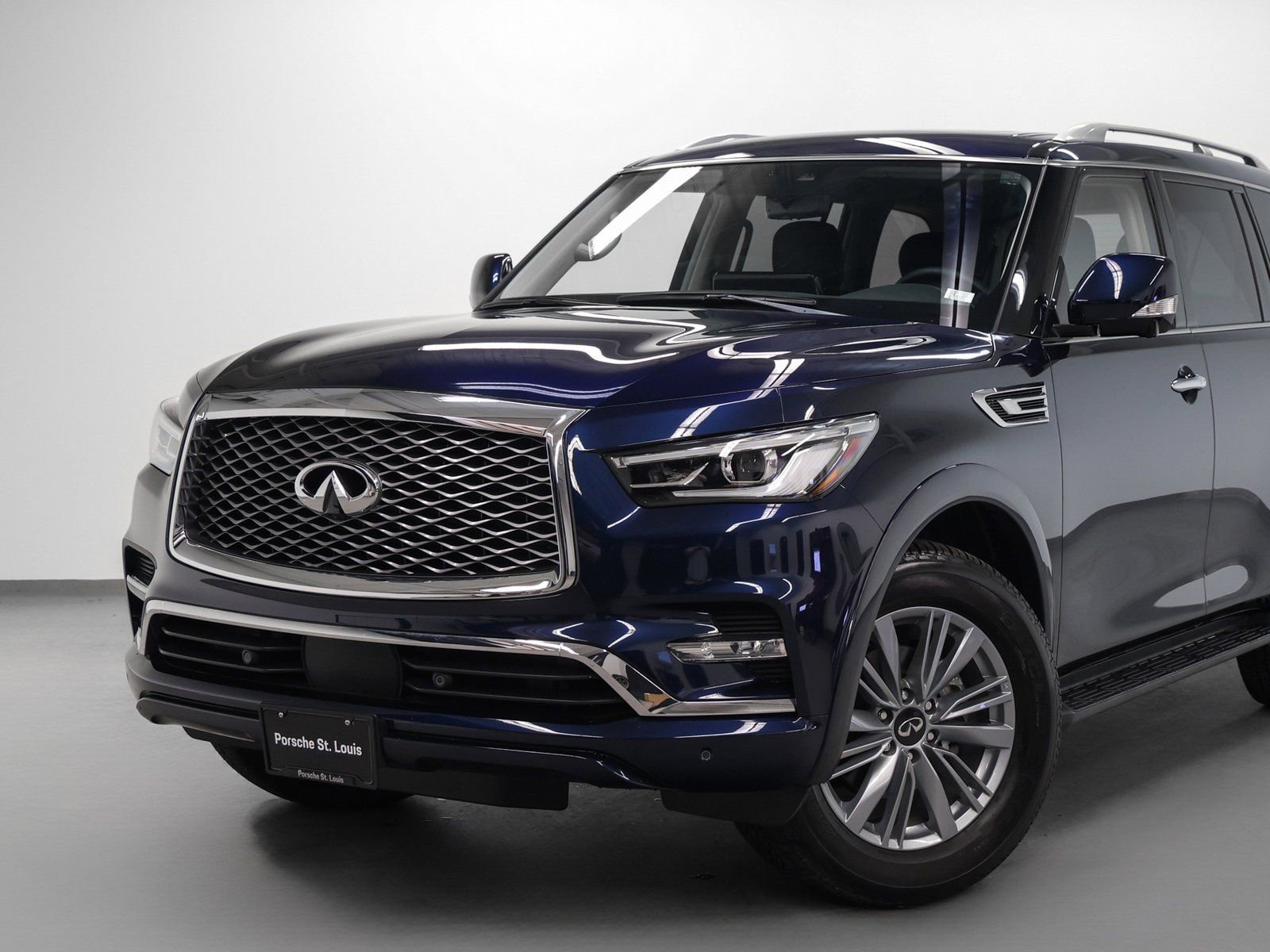 Used 2024 INFINITI QX80 Luxe w/ Cargo Package image 7