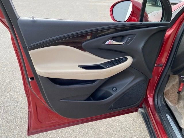 Used 2019 Buick Envision Preferred w/ LPO, Cargo Package image 9