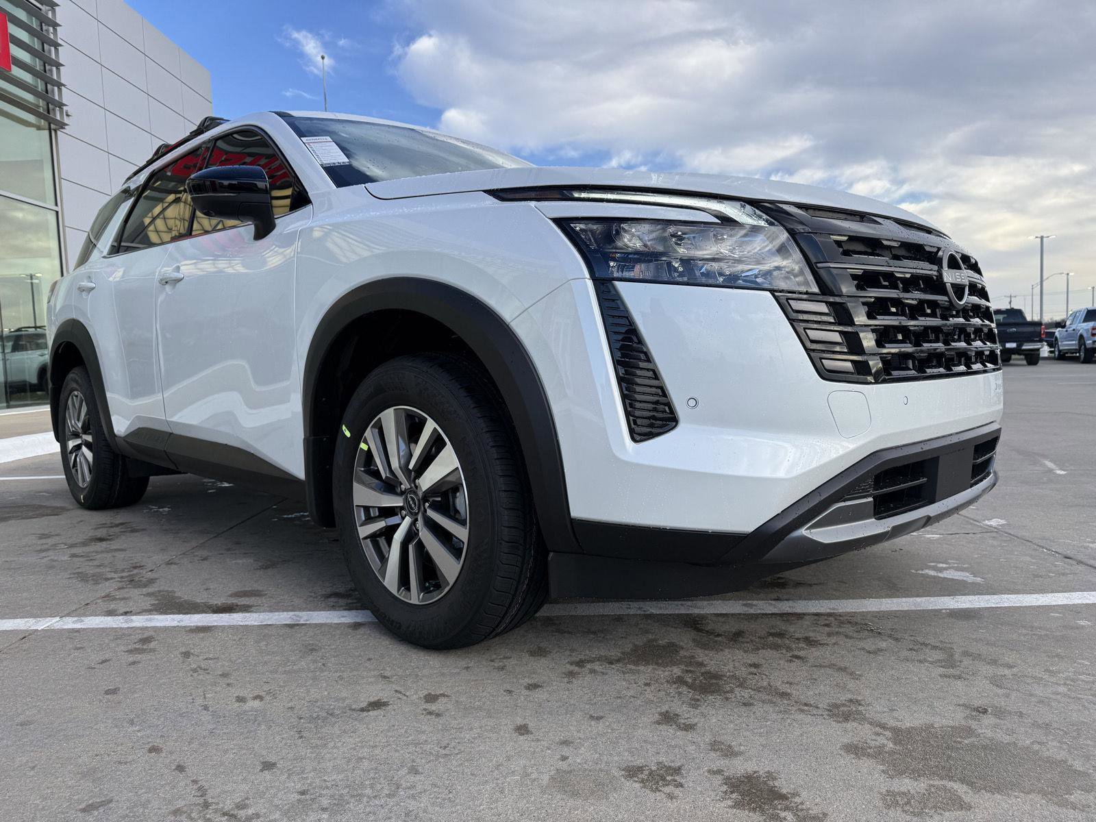 New 2026 Nissan Pathfinder SL AWD/4WD image 6