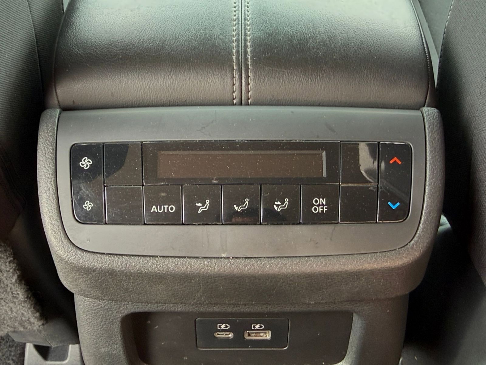 Used 2025 Nissan Pathfinder SV AWD/4WD image 24
