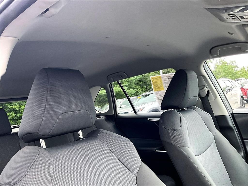 Used 2025 Toyota RAV4 XLE AWD/4WD image 22