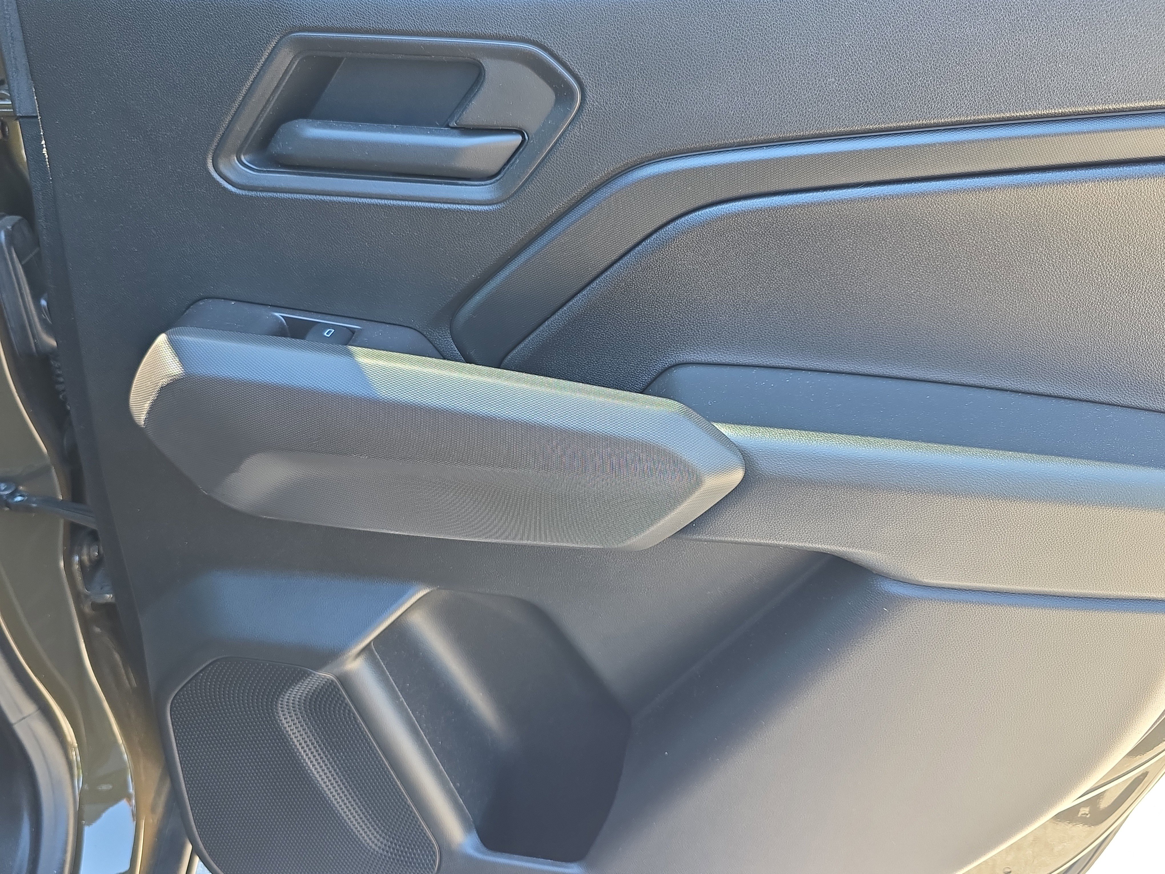 Used 2025 Chevrolet Colorado Trail Boss image 12