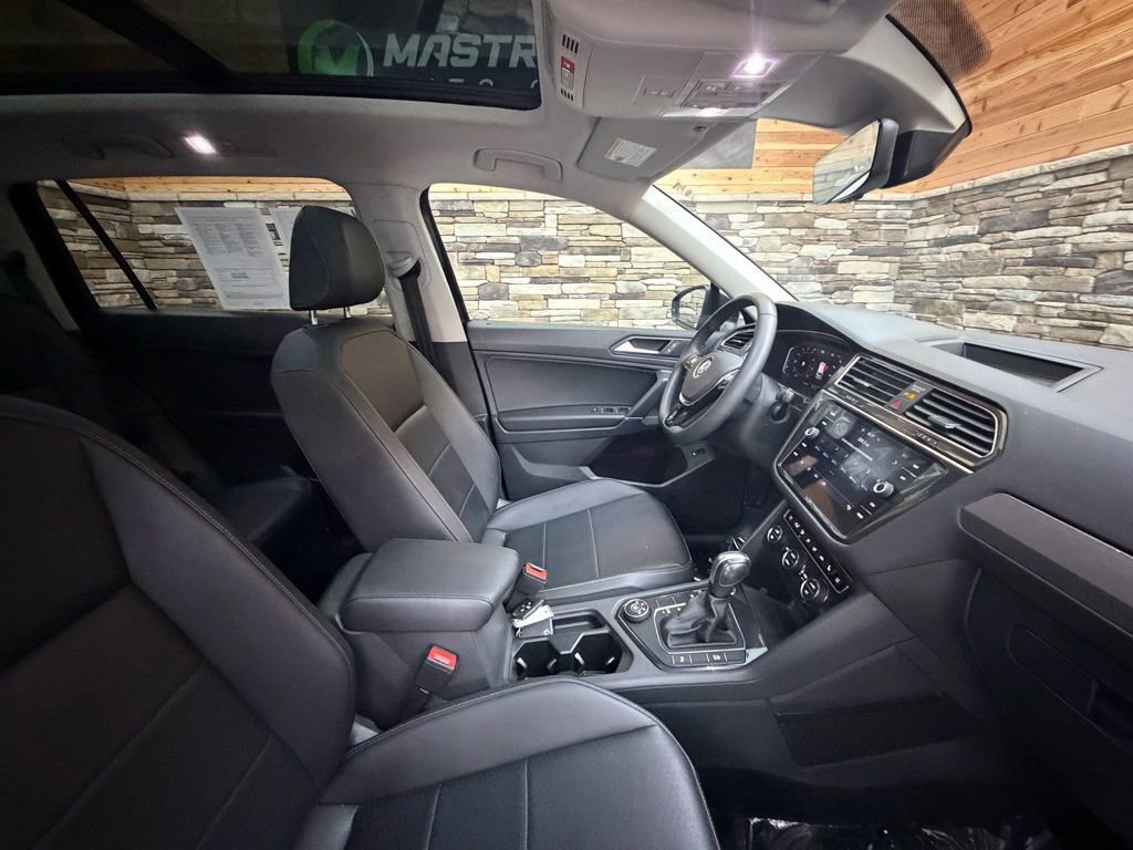 Used 2020 Volkswagen Tiguan SEL image 15